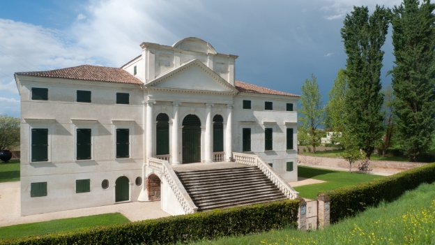 The Villa Morosini on the north bank near Polesella (Veneto)