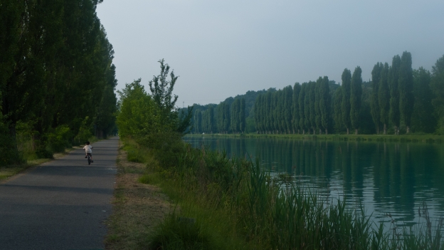 Cycleway along the river Mincio (Veneto-Lombardia border)