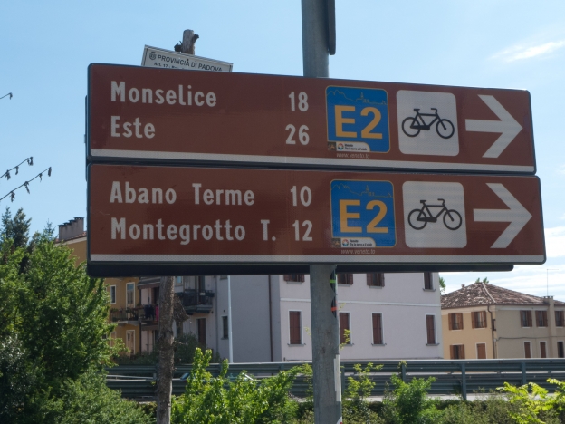 Veneto cycleway signs