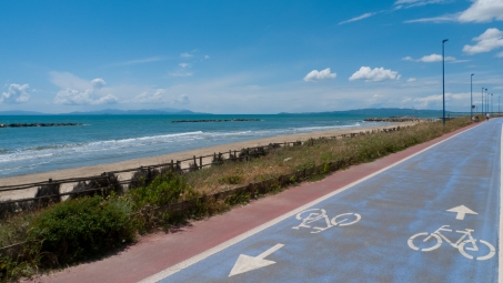 Seafront cycleway near Follonica