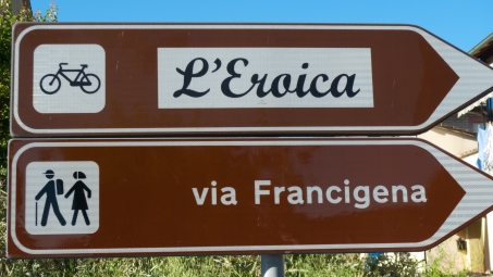 Toscana - sign on the Eroica signposted route