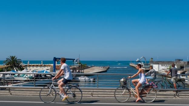 Toscana - beachfront cycleway near Marina di Massa