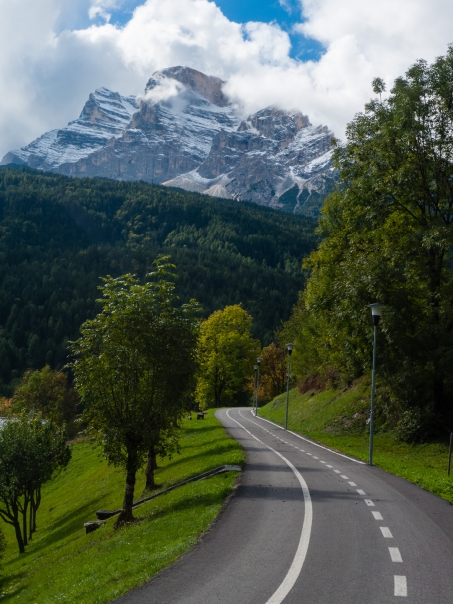 München-Venezia cycle route: the Ciclabile delle Dolomiti between Cortina d'Ampezzo and Calalzo di Cadore