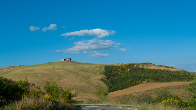 On the Via Lauretana between Pienza and Siena