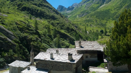 The Val Varaita: Bellino - Borgata Sant'Anna