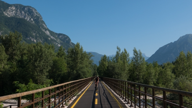 Cycleway between Venzone and Gemona del Friuli