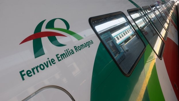 Ferrovia Emilia Romagna train