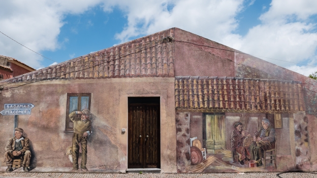 Mural in Tinnura - Lavotrici d'Asfoleto by Pina Monne