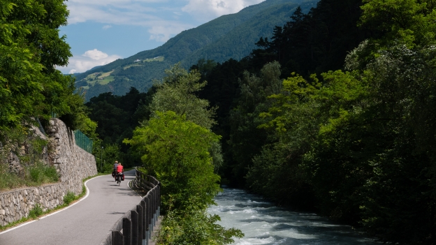 Cyclists on the Vinschgau Radweg/Via Claudia near Kastelbell-Tschars (Castelbello-Ciardes)