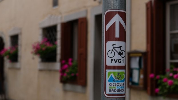 Unofficial sticker put up by the Radweg Angels in Venzone