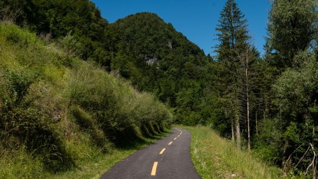 Cycleway near Cavazzo Carnico
